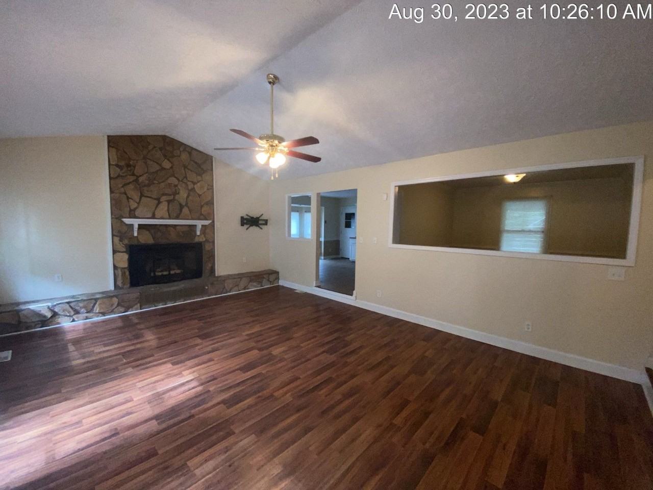 429 Oakgrove Dr - Photo 6 of 17