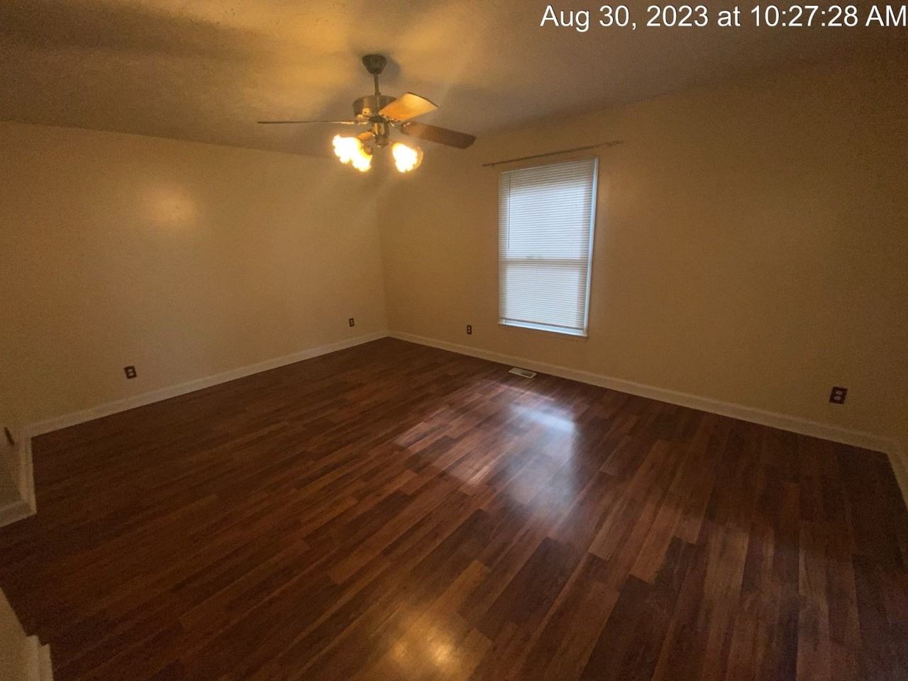 429 Oakgrove Dr - Photo 7 of 17