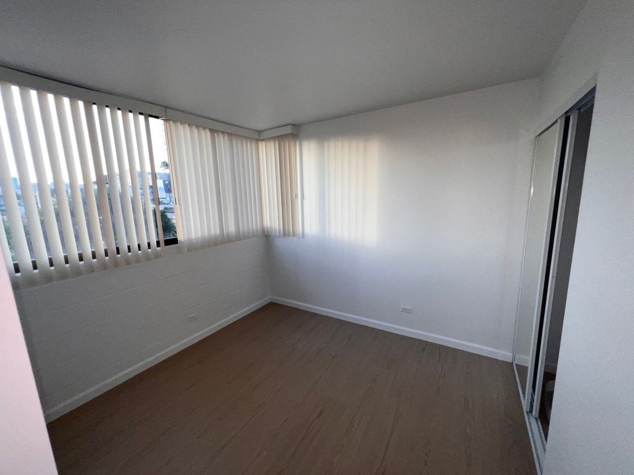 1040 Kinau St #507 - Photo 6 of 7