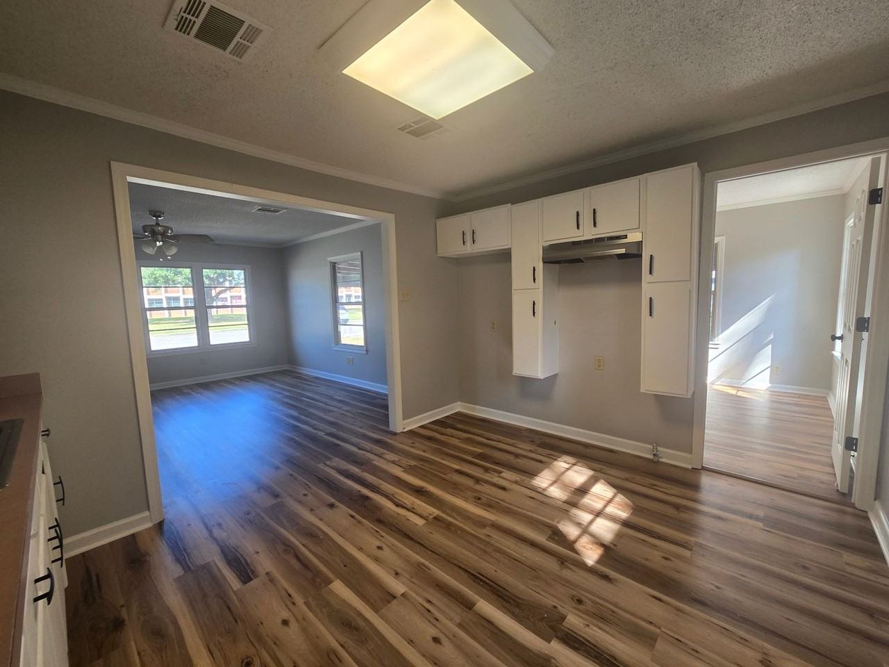 204 Dunand St - Photo 4 of 11