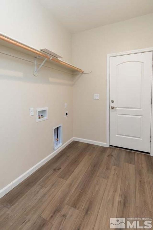 2539 Verona Dr - Photo 2 of 17