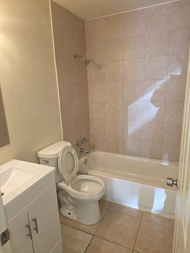 5615 7th Street Ct E - Photo 4 of 9