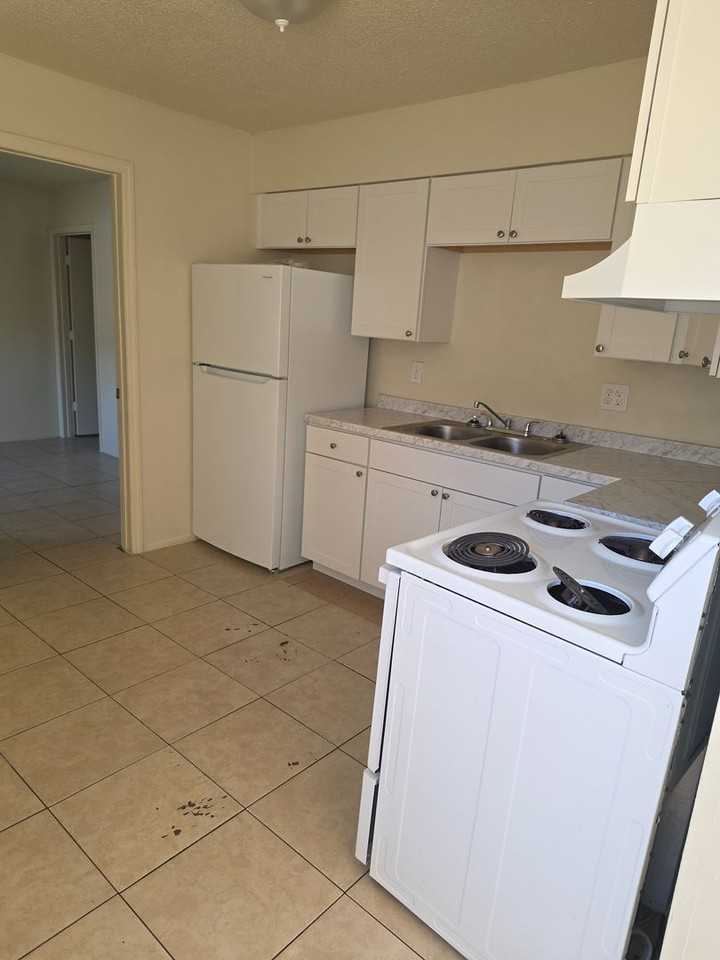 5615 7th Street Ct E - Photo 5 of 9