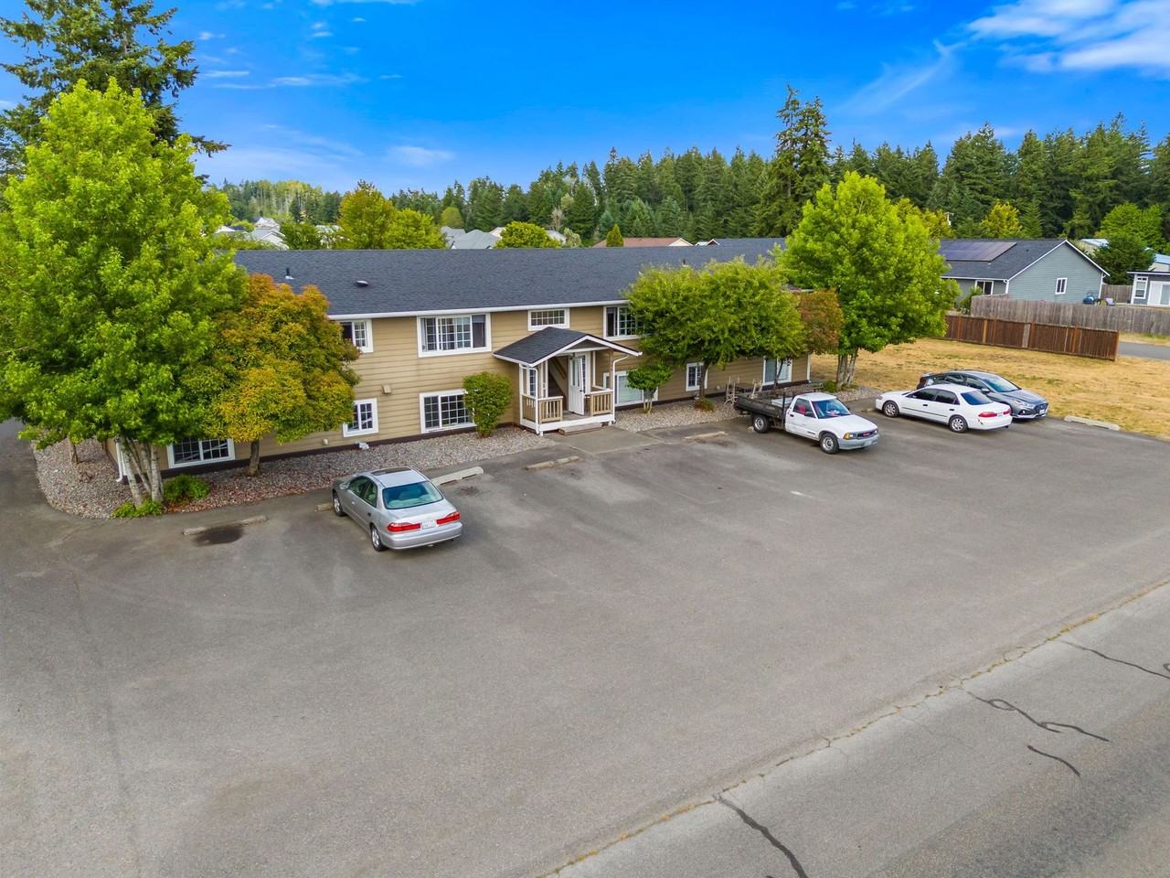 306 Centre St S - Photo 6 of 12