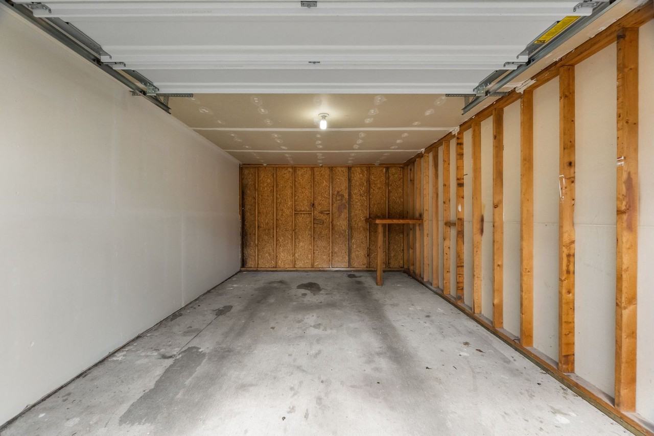 306 Centre St S - Photo 7 of 12