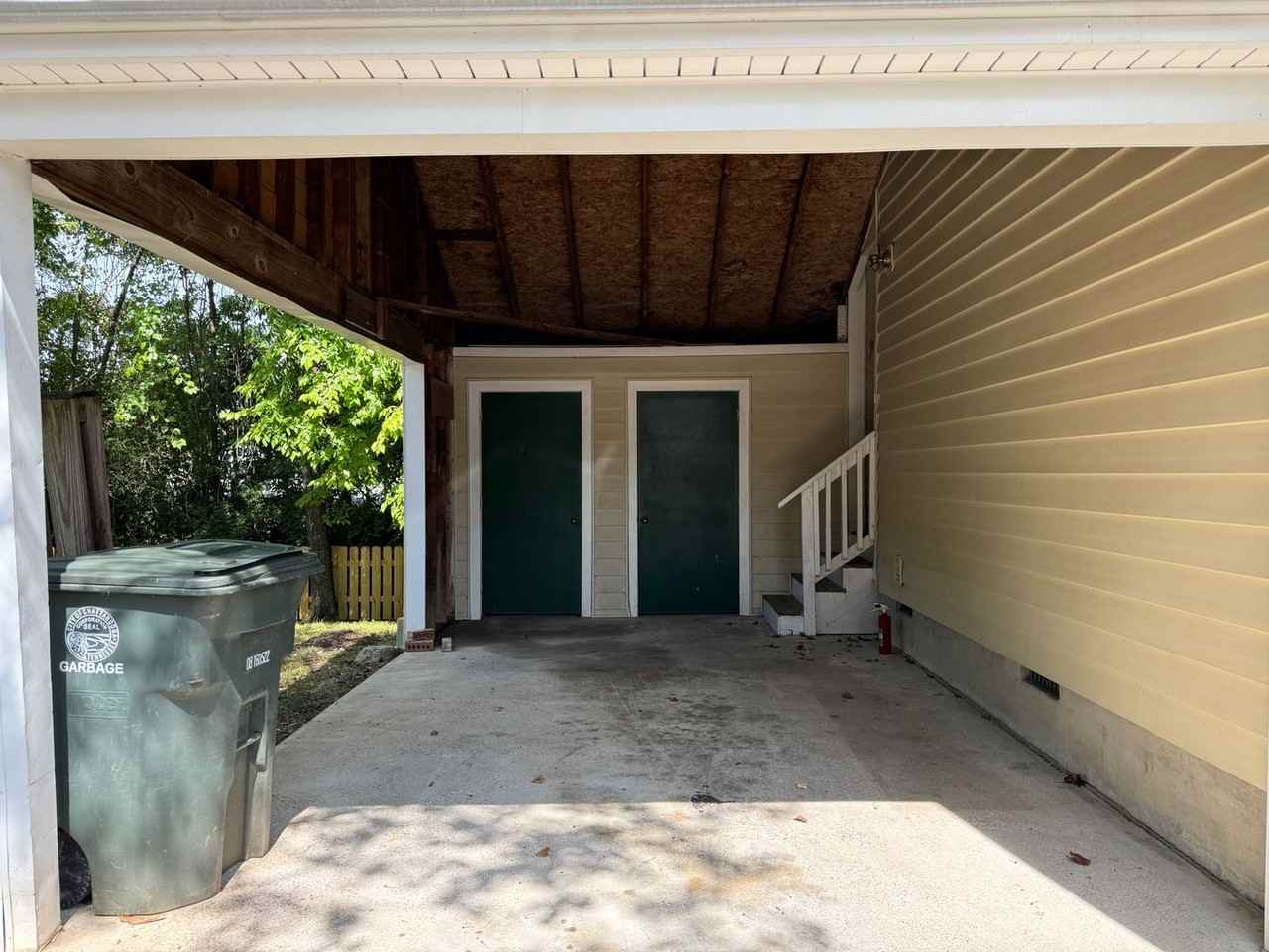 1620 Hickory Pl - Photo 2 of 31