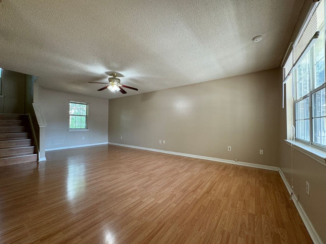 1620 Hickory Pl - Photo 6 of 31