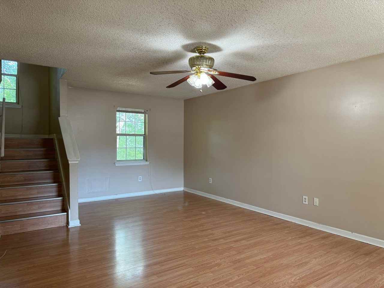 1620 Hickory Pl - Photo 7 of 31