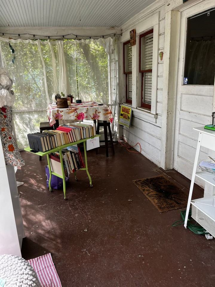 136 Easy St - Photo 2 of 9