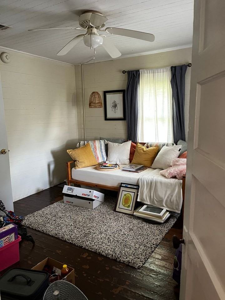 136 Easy St - Photo 3 of 9