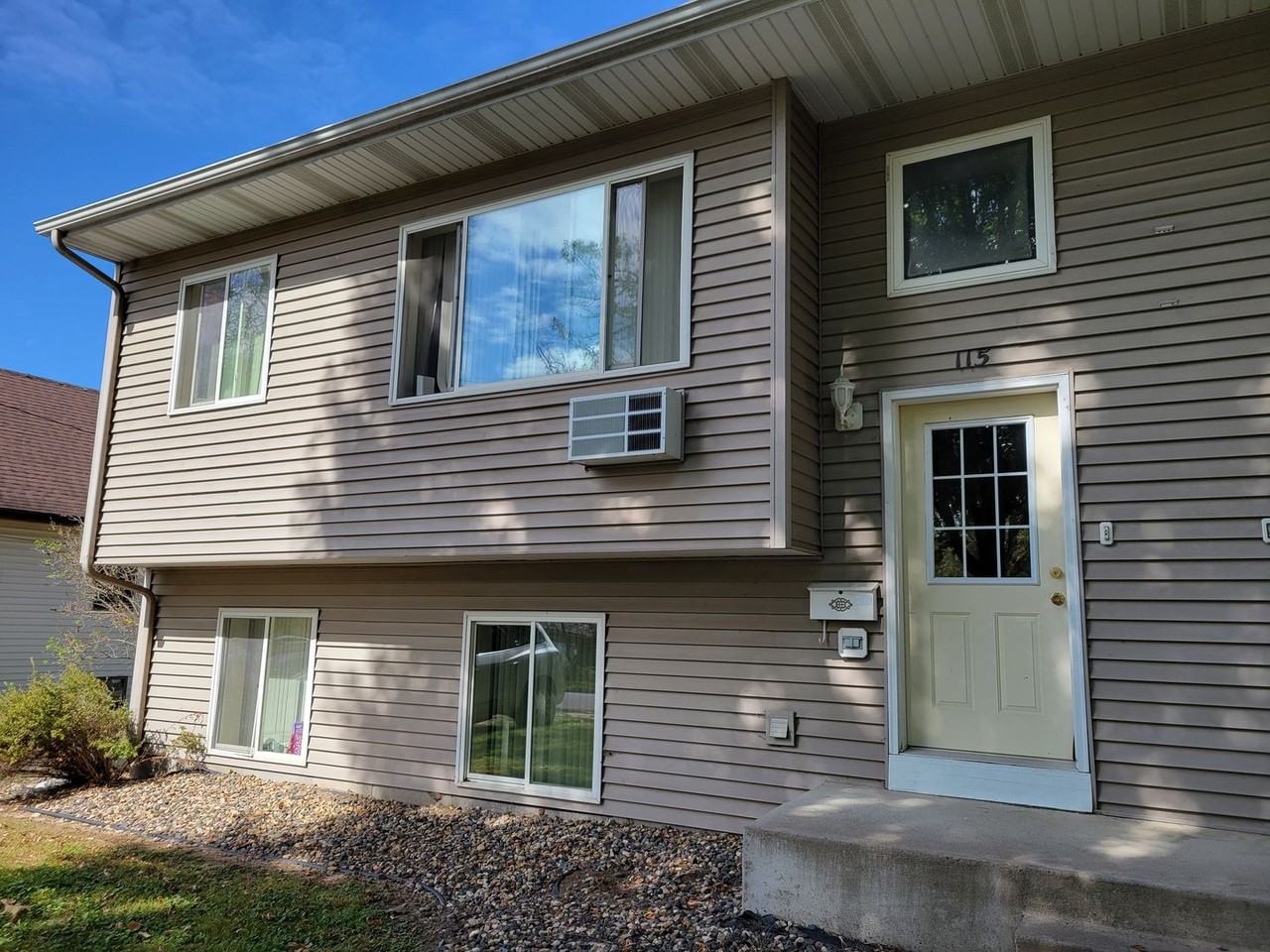 115 Vine St - Photo 2 of 23