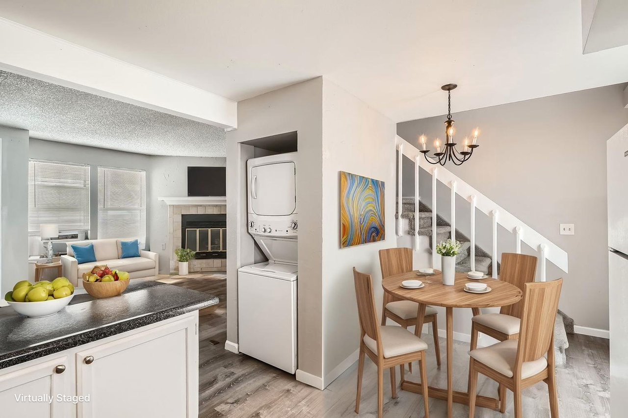 983 S Pitkin Ct - Photo 4 of 14