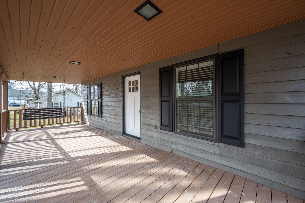 8229 Patterson Rd - Photo 7 of 35