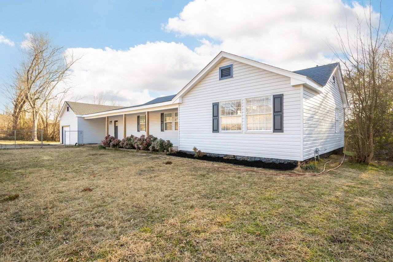 640 Mission Ridge Rd - Photo 2 of 33