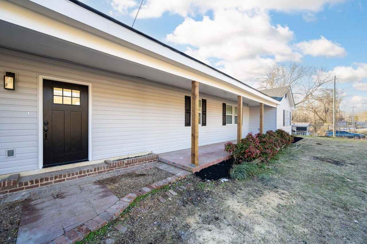 640 Mission Ridge Rd - Photo 3 of 33