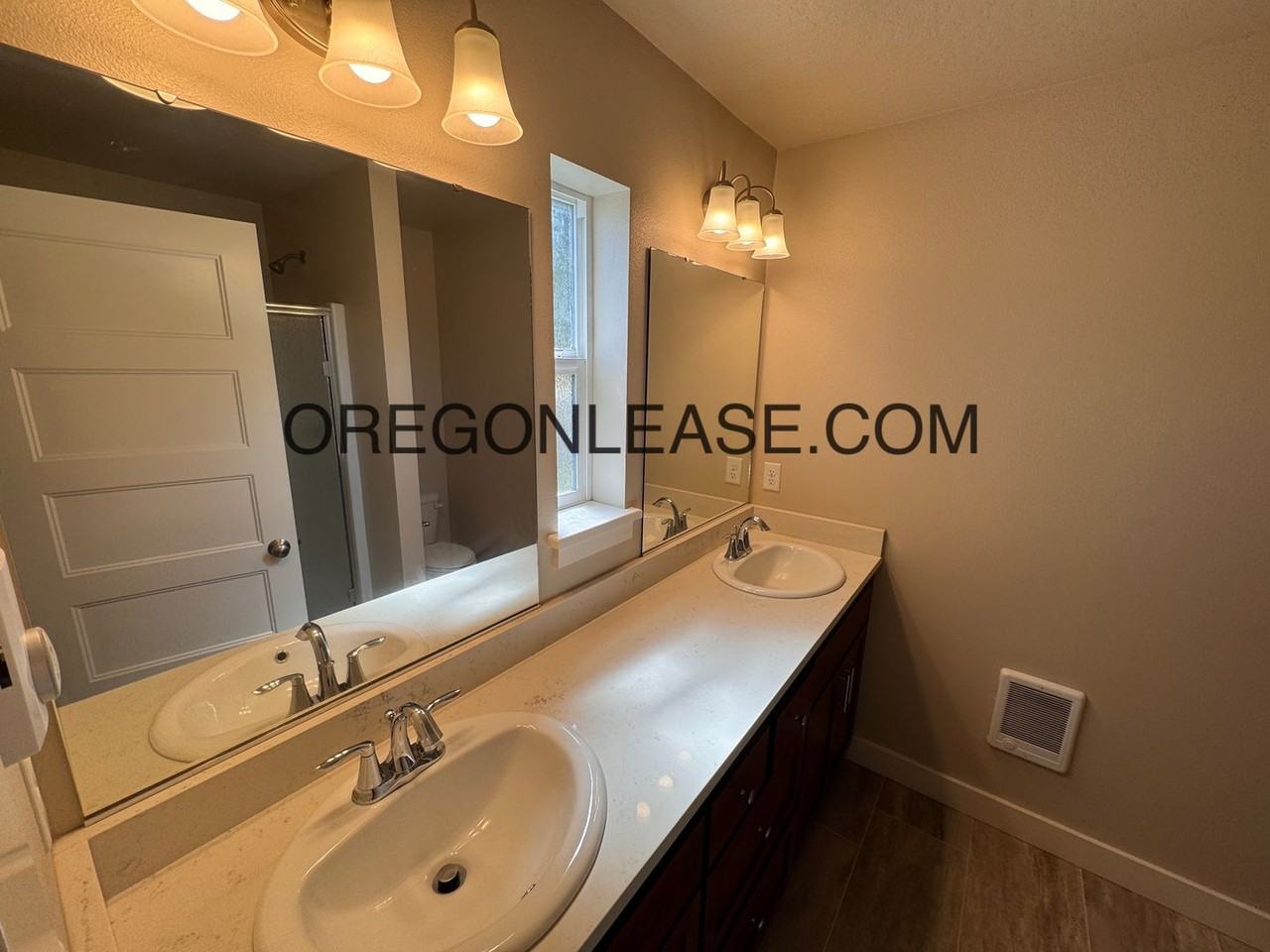 5869 Aster St - Photo 7 of 10