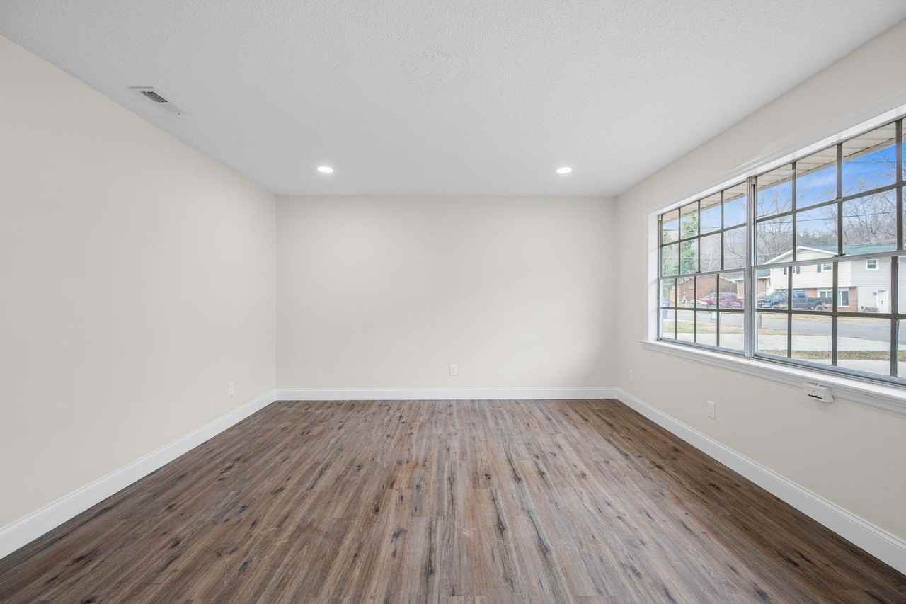 3336 Gundy Dr #B - Photo 5 of 15