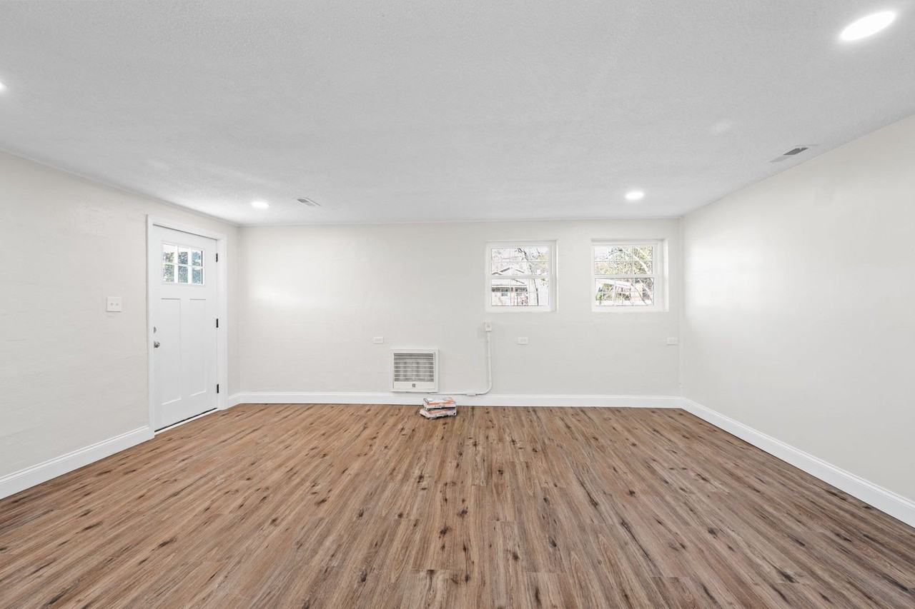 3217 Copperstone Trl - Photo 3 of 16