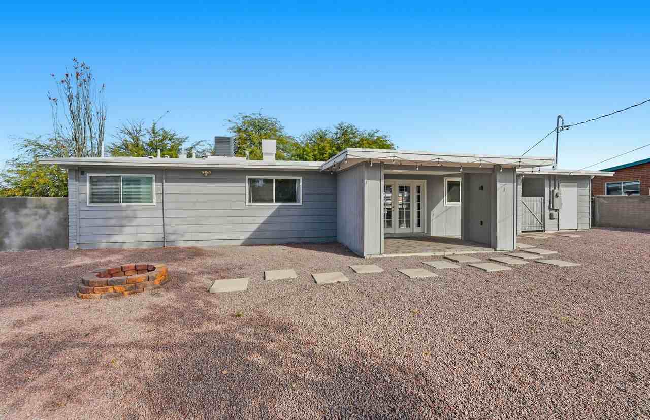 8310 E Kenyon Dr - Photo 2 of 37