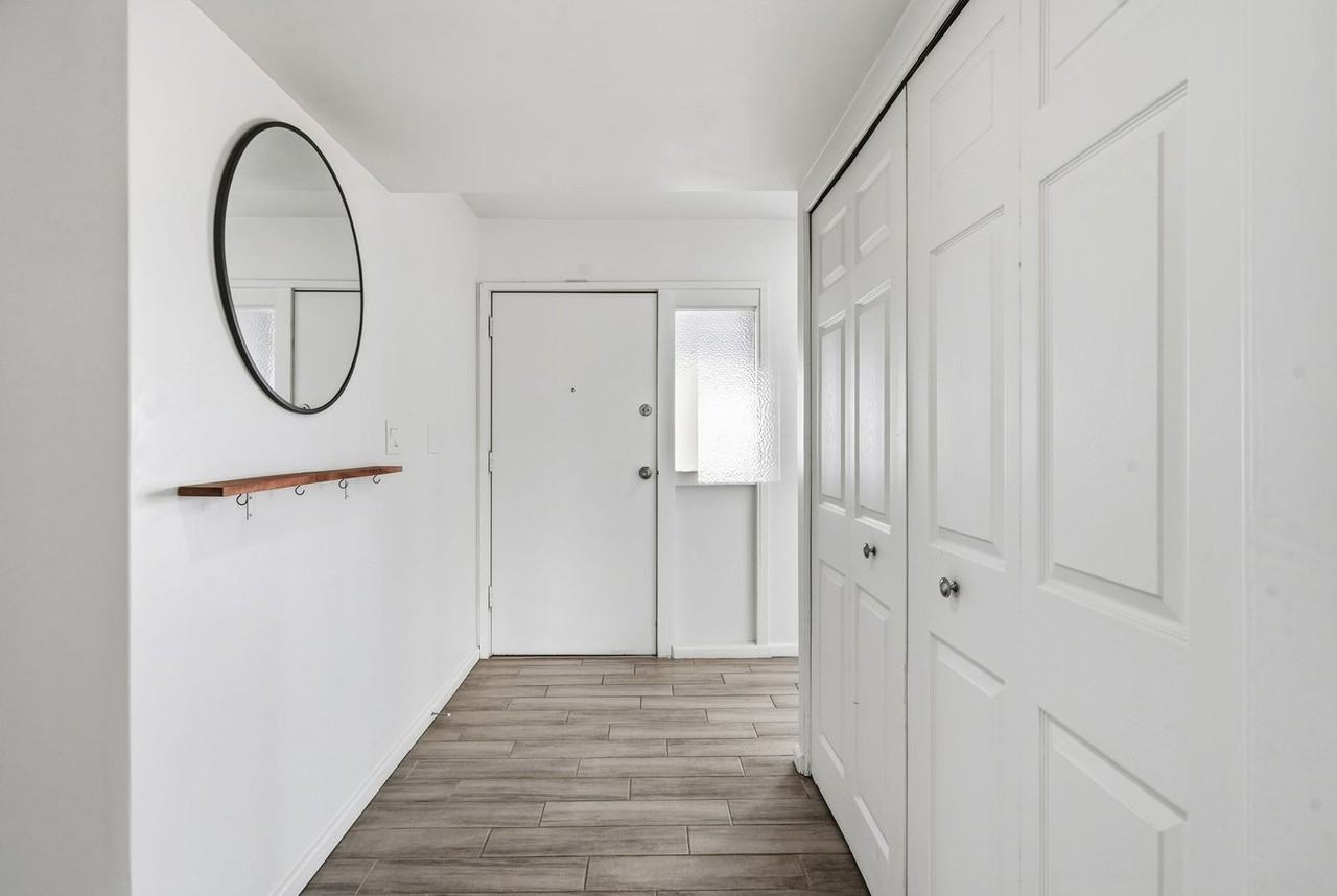 8310 E Kenyon Dr - Photo 7 of 37