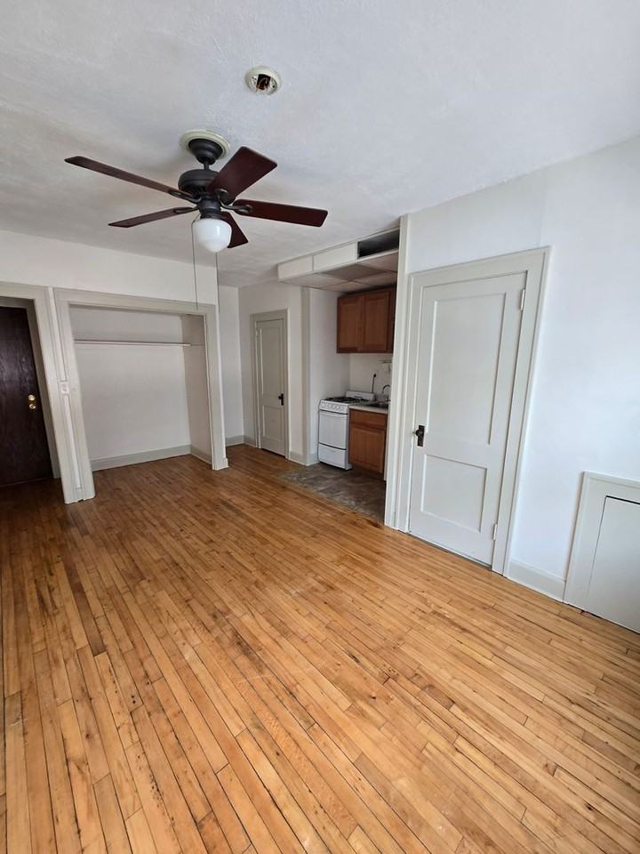 Varsity Apartments - 727 - Photo 7 of 7