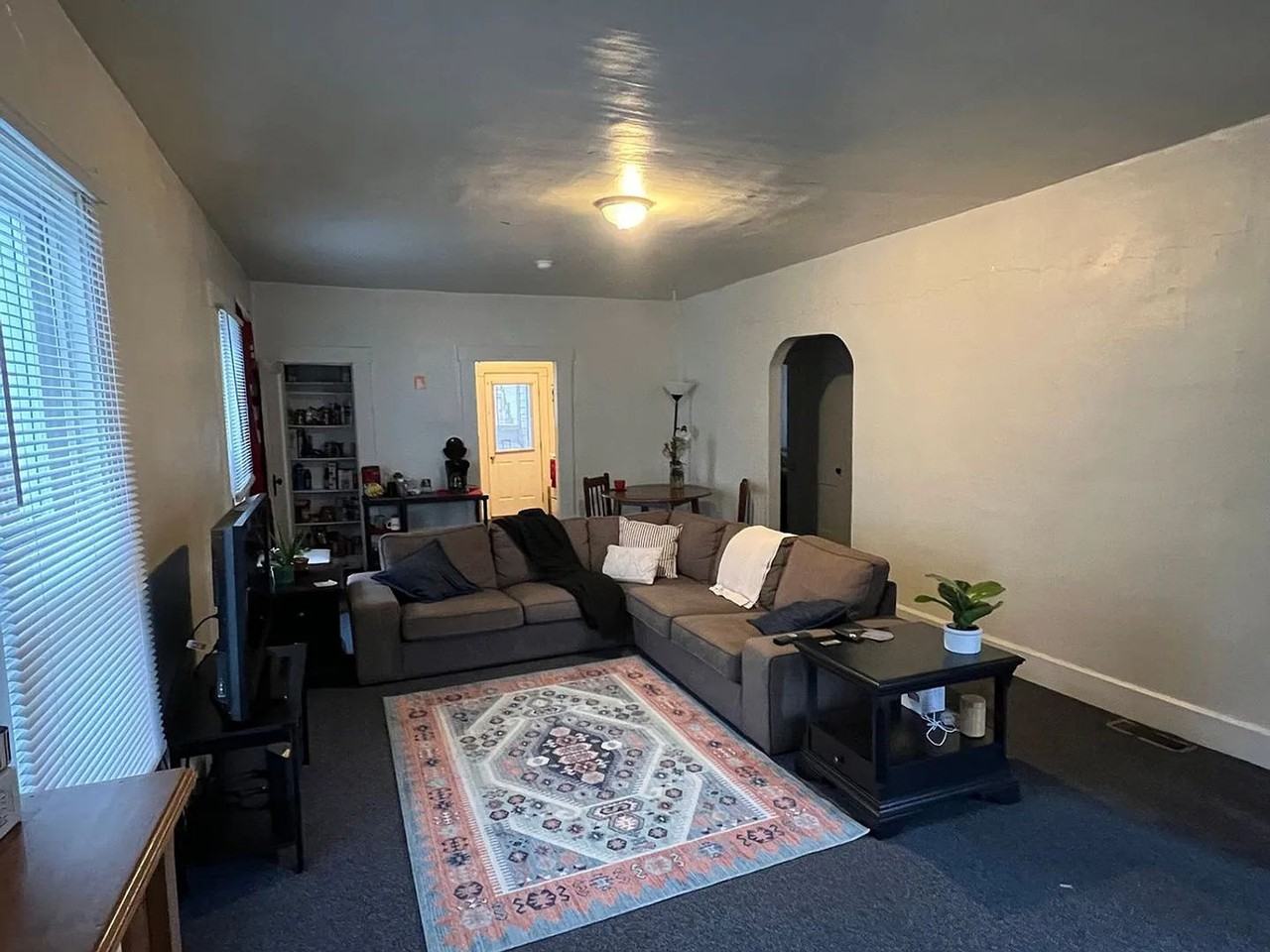 308 E 12th St - Photo 3 of 12