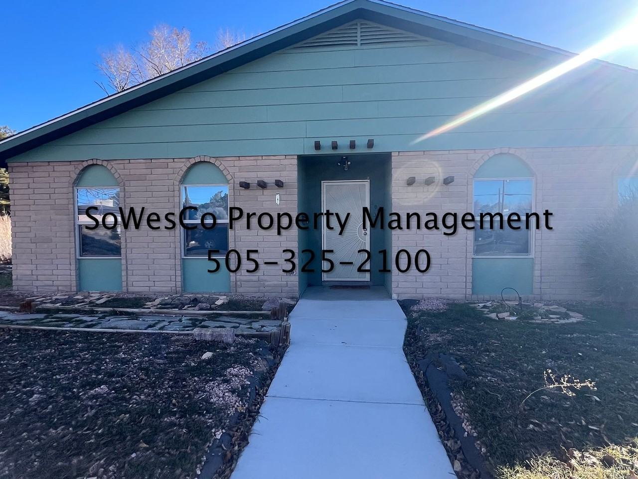 3008 N Sunset Ave - Photo 2 of 21