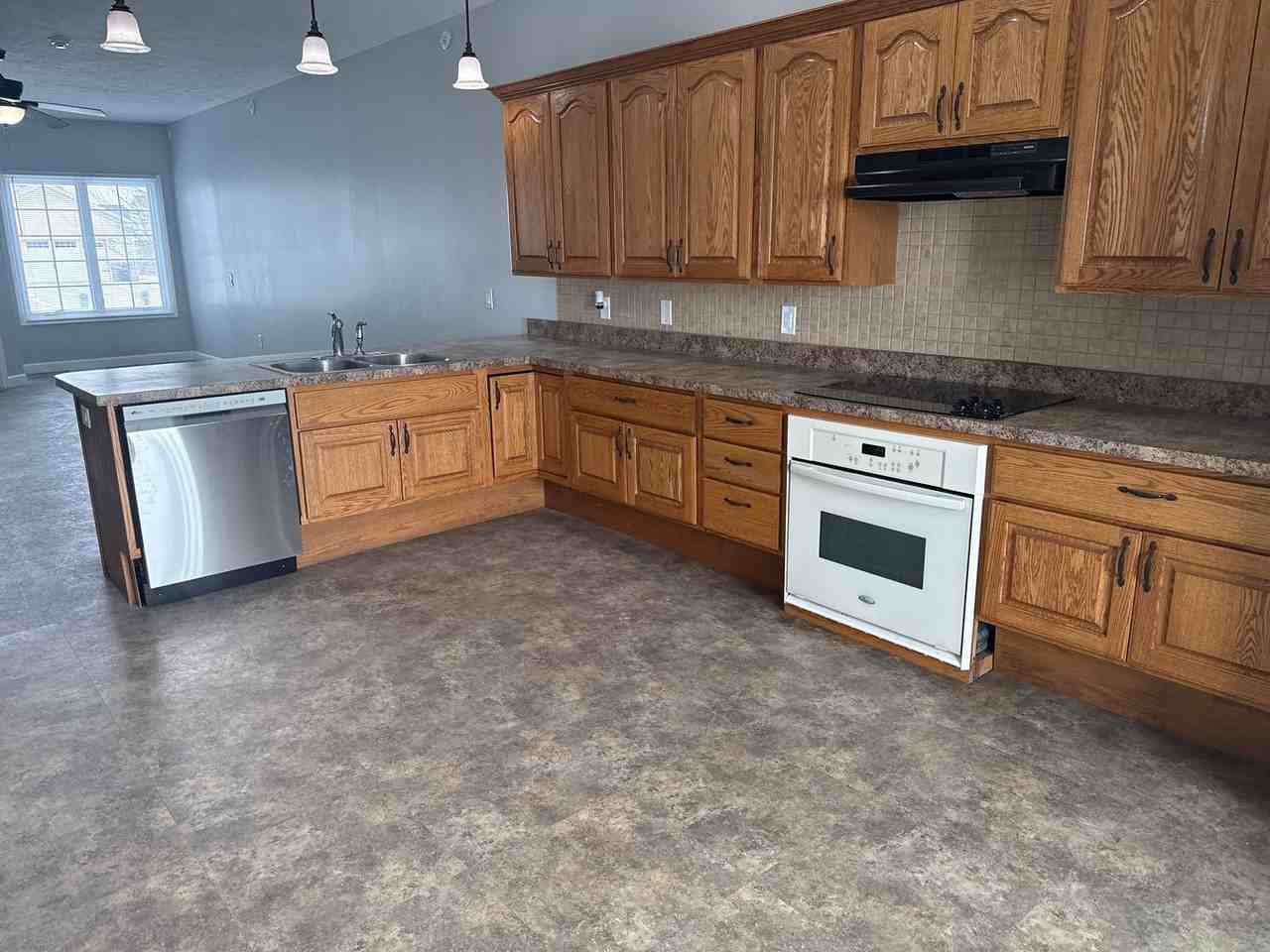 622 Garvey Ln - Photo 2 of 19