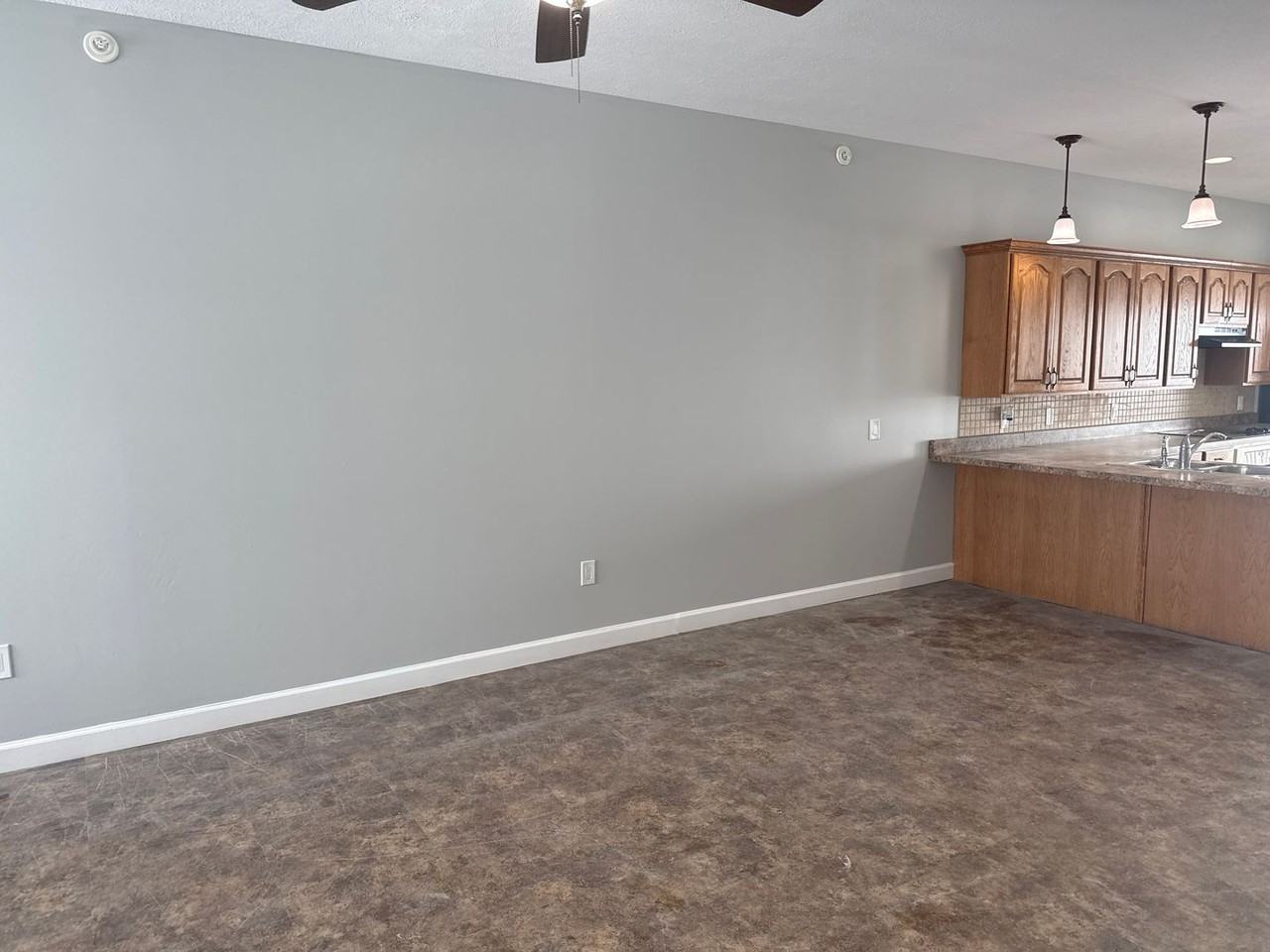 622 Garvey Ln - Photo 3 of 19