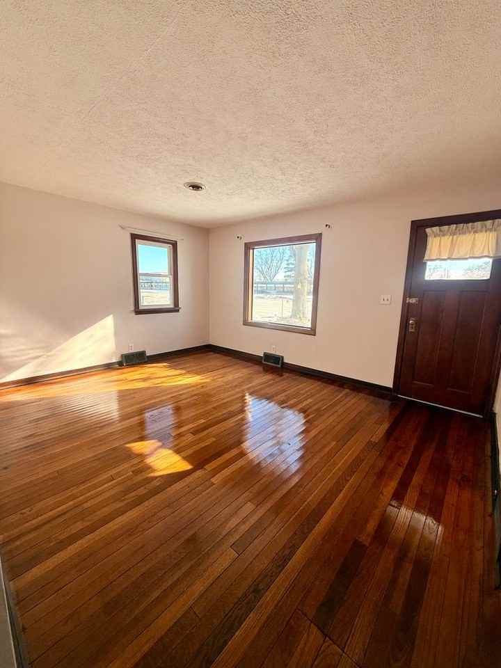 630 Windsor Rd - Photo 7 of 10