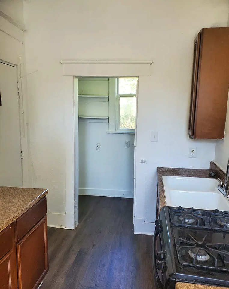 901 N Rogers Ave - Photo 5 of 20