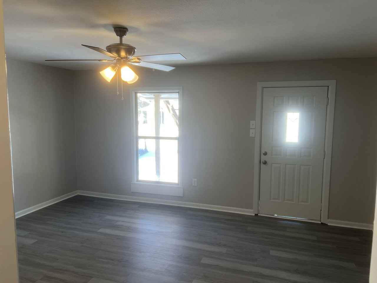 1107 Gum St - Photo 2 of 8