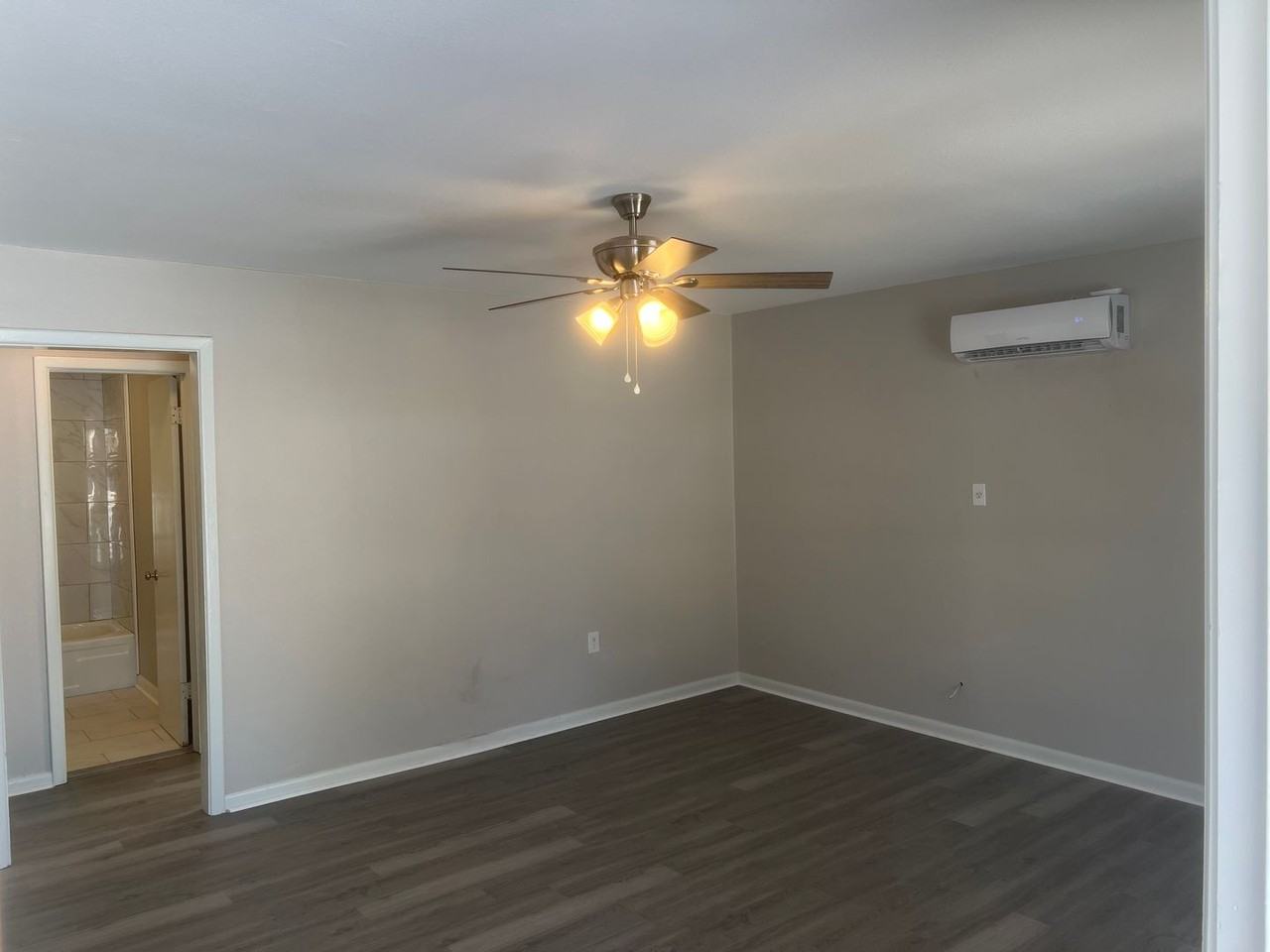 1107 Gum St - Photo 3 of 8