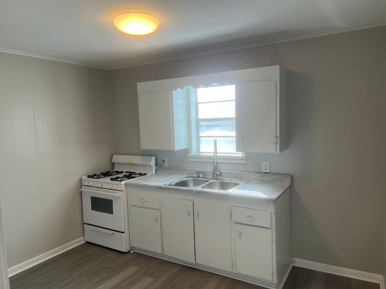 1107 Gum St - Photo 4 of 8