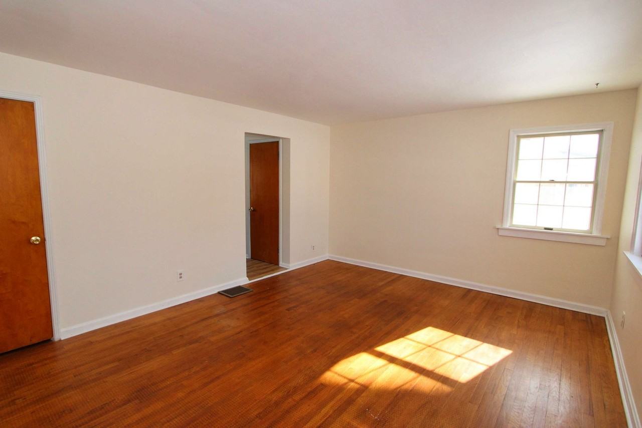 5352 Danroth Ct - Photo 6 of 22