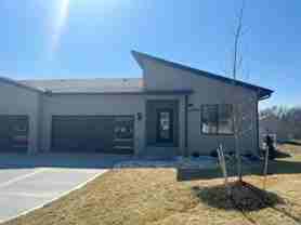 104-106 Oakwood Ct - Photo 1 of 1