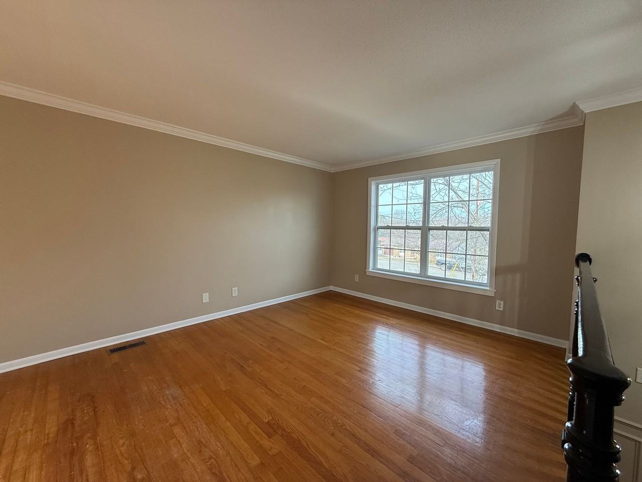 220 Brampton Rd - Photo 5 of 23