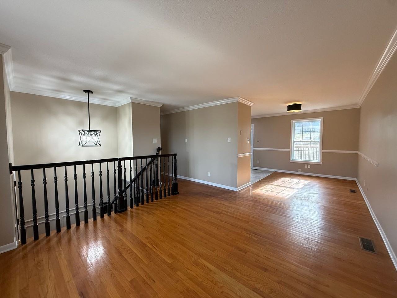 220 Brampton Rd - Photo 6 of 23