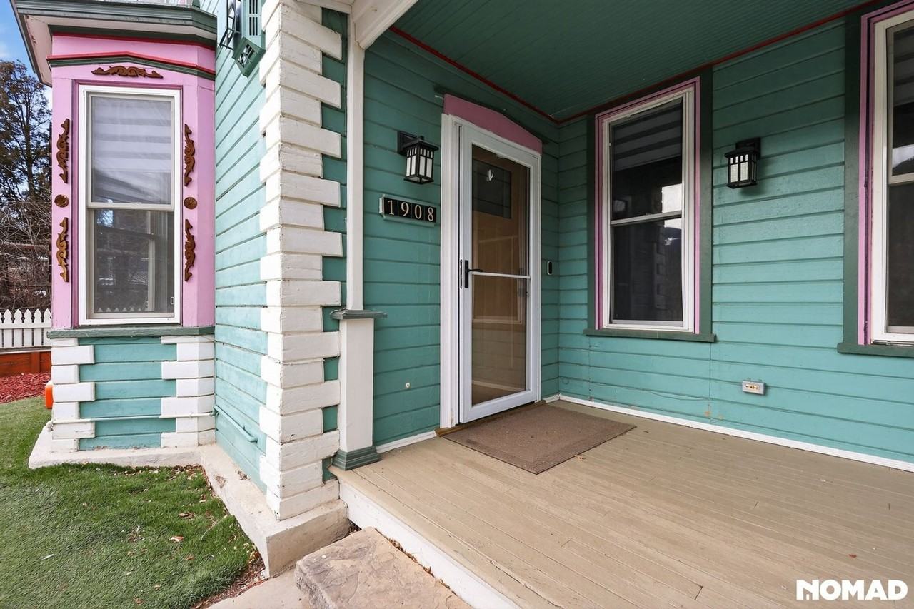 1908 Wall St - Photo 4 of 32