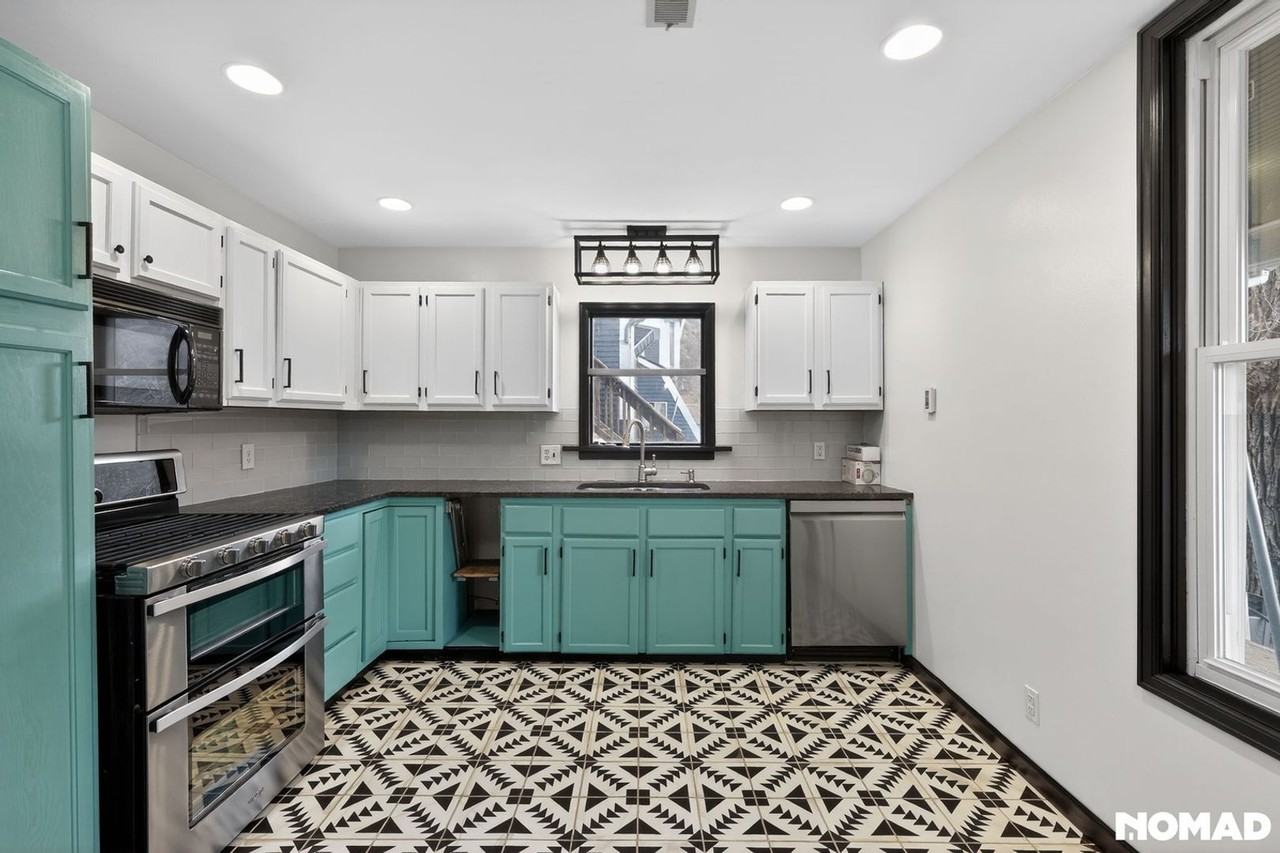 1908 Wall St - Photo 7 of 32