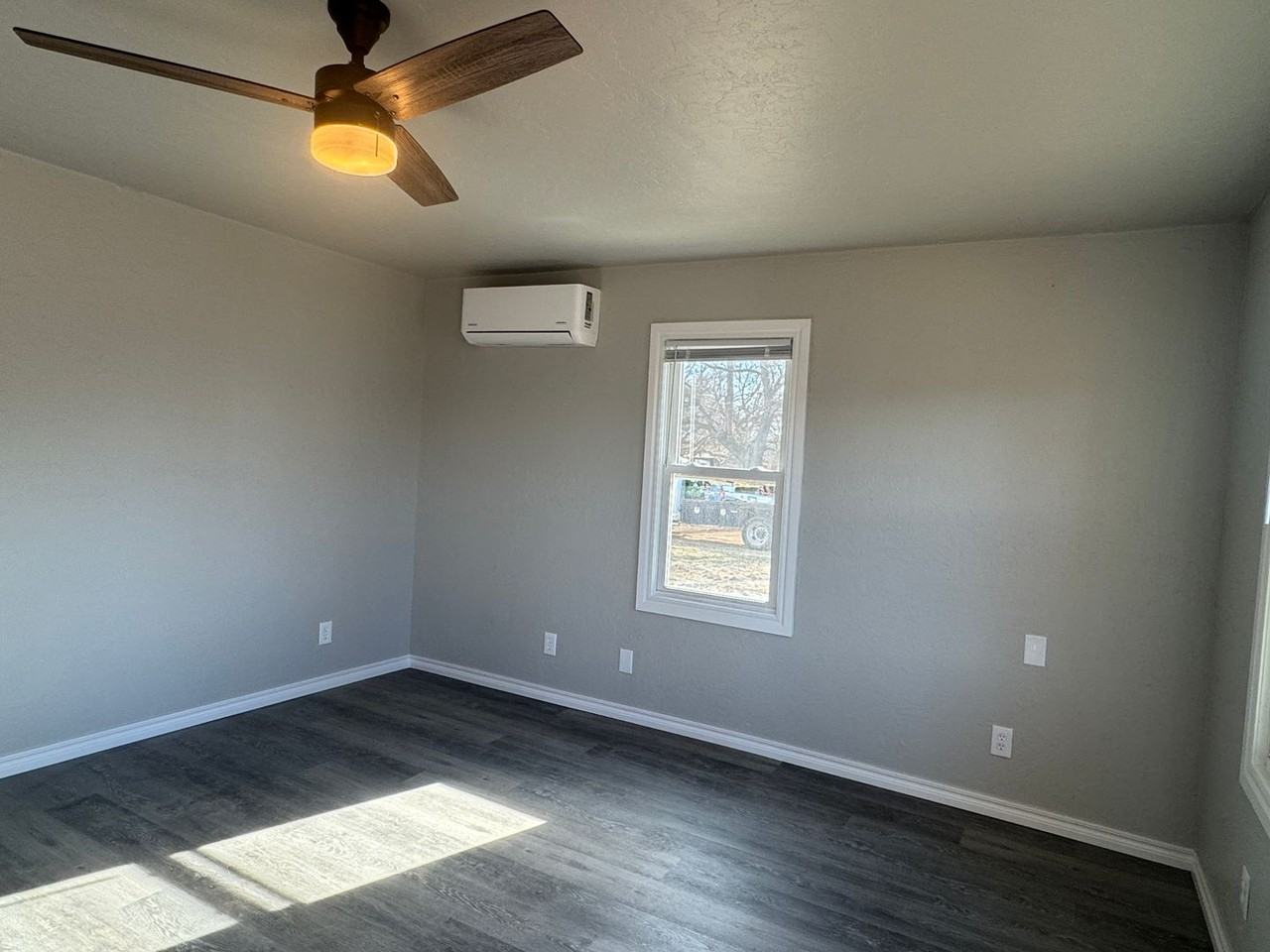 304 2nd St - Photo 2 of 7