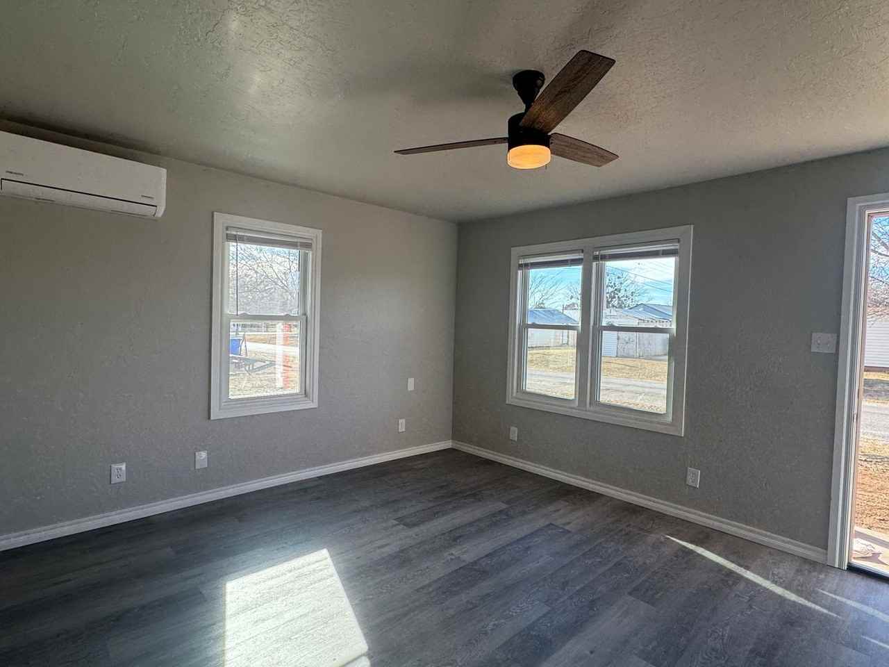 304 2nd St - Photo 4 of 7