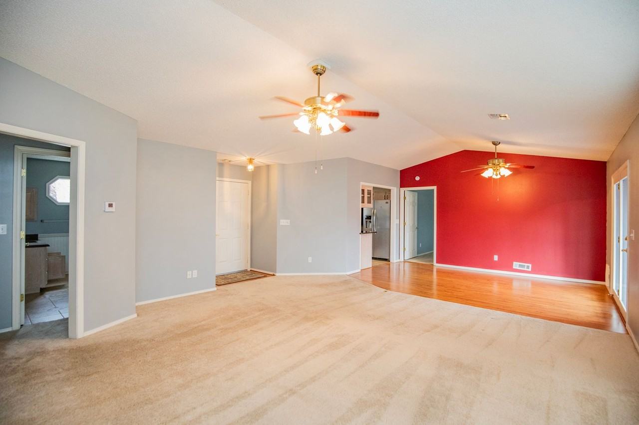 2 Newburgh Dr - Photo 3 of 22