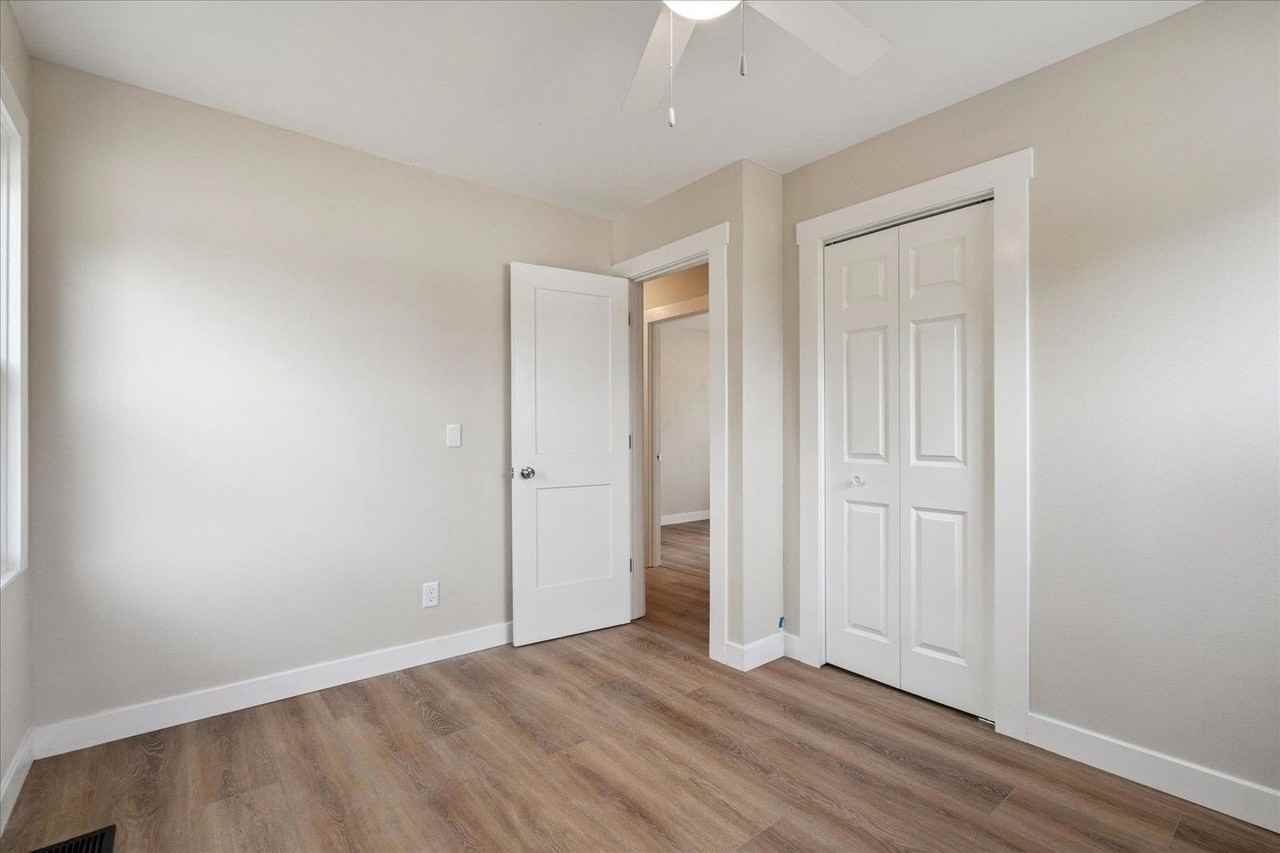 2290 Theda Dr - Photo 5 of 9