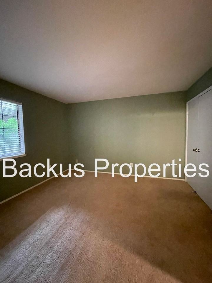 410 Pheasant Ridge Rd - Photo 4 of 24