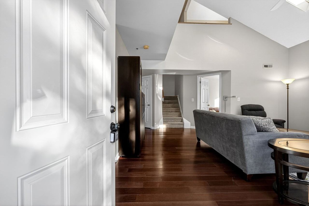 406 Margit Ct - Photo 3 of 29