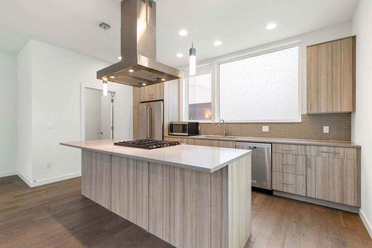 1813 Nw 65th St - Photo 2 of 26