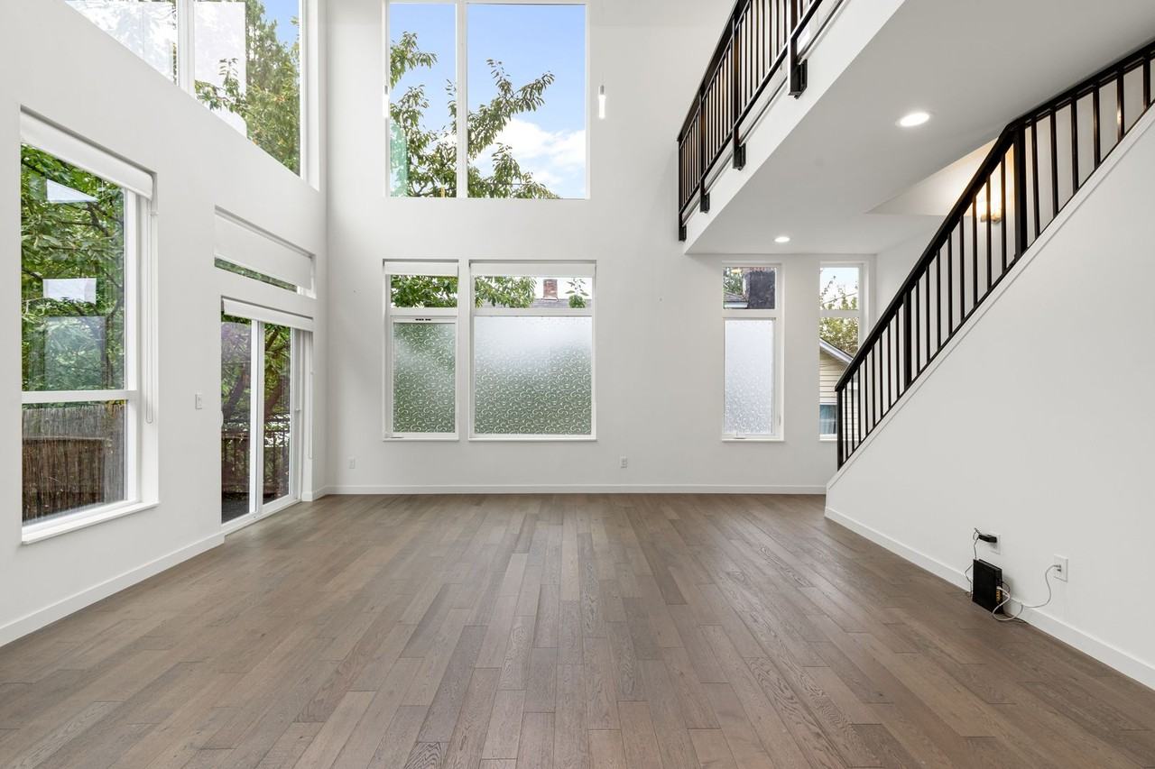 1813 Nw 65th St - Photo 7 of 26