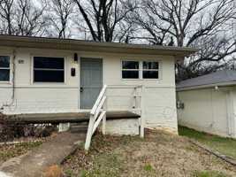 featured image of 708 W 47th St