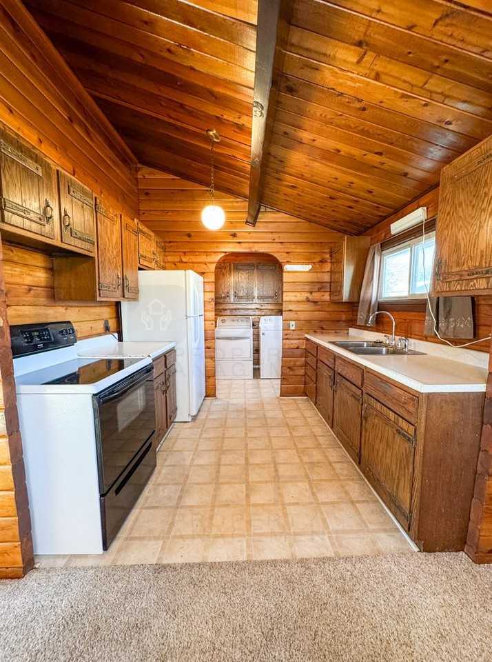 1340 Holloway Ave - Photo 5 of 28